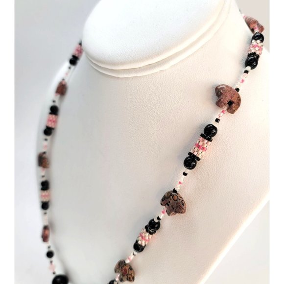 Bear Agate Stone Necklace with Glass Beads in Red, Black and Pink Jewelry DH802 - Picture 6 of 7